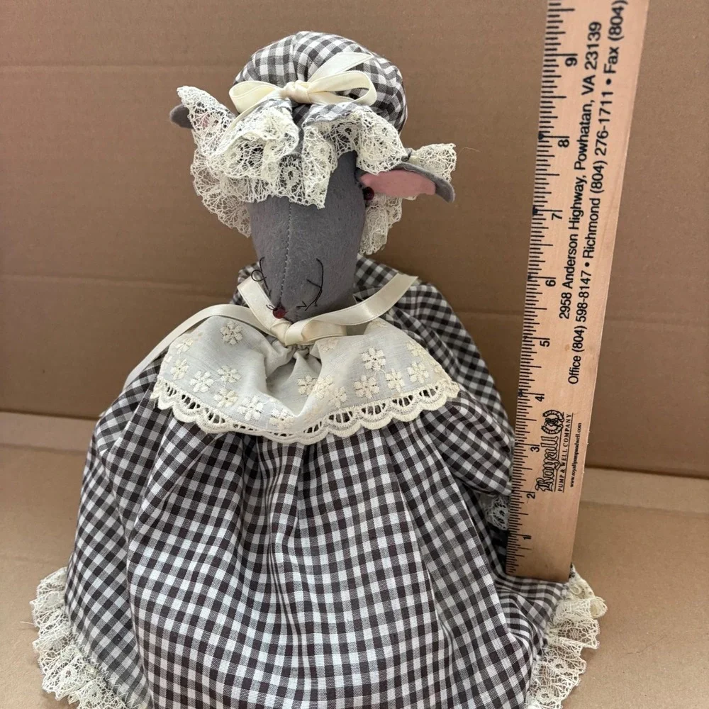 Vintage Mouse Doll Brown Gingham Dress Lace Bonnet Toliet Paper‎ Holder